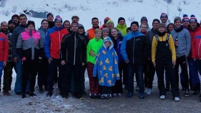 Bild: Hans-Jürgen Sattler/exb
Skiwochenende der DJK-Skiabteilung im Stubaital.
