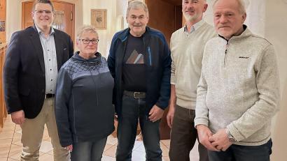 Bild: Lena Borowski/exb
Das neu gewählte Team des VdK mit Kreisgeschäftsführer Bernd Steinkirchner (links).