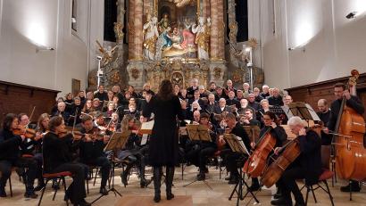 Bild: Kunz
Auf deutliche Geschlossenheit fixiert sind Kantorei und Orchester beim Weihnachtsoratorium in St. Michael.