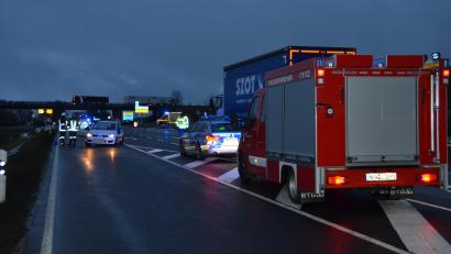 Bild: dob
Im morgendlichen Berufsverkehr kam es am Montag an der Wieselriether Kreuzung zu einem Verkehrsunfall, bei dem sich zwei Beteiligte leichtere Verletzungen zuzogen.