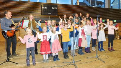 Bild: whü
Fetzige Songs präsentierten die Fünf- bis Zwölfjährigen des Christlichen Vereins Junger Menschen.