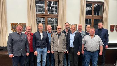 Bild: Landratsamt Tirschenreuth/exb
Der neu gewählte Vorstand des Landschaftspflegeverbands mit (von links) Stefan Grillmeier, Wolfgang Schödl, Ely Eibisch, Erwin Möhrlein, Franz Kühn, Josef Schmidt, Roland Grillmeier, Karl Rupprecht, Hermann Pröls, Markus Übelmesser, Thomas Kurzeck.