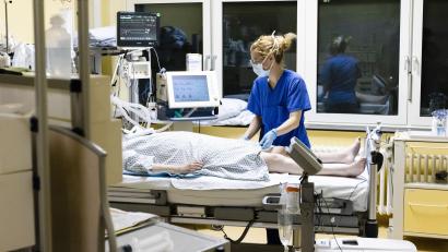 Symbolbild: Frank Molter/dpa
Das Thema Krankenhäuser wird derzeit auch in vielen Stadt- und Gemeinderatssitzungen diskutiert. In Leonberg wurde die Absage des Protestmarsches bedauert.