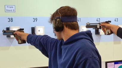 Bild: rwo
Fabian Plannerer schoss mit 378 Ringen Tagesbestleistung und steuerte zwei wichtige Einzelpunkte für Hubertus Kastl bei.