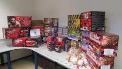 Symbolbild: PI Waldsassen/exb
Immer wieder stellt die Grenzpolizei verbotene Feuerwerkskörper sicher.