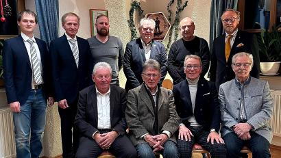 Bild: R. Kreuzer
Die Geehrten und die Ehrengäste des AMC Weiden im ADAC.