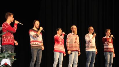 Bild: kro
Das Ensemble "Free Vocals" bot in der Marktredwitzer Stadthalle ein umjubeltes Konzert.