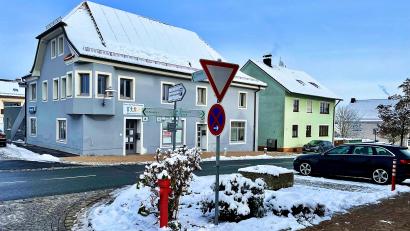 Bild: Krones
Die Einfahrt von der Kirchgasse in die Marktstraße in Freihung sorgt für kontroverse Diskussionen im Marktgemeinderat.