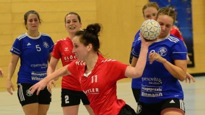 Bild: mhs
Die Handballerinnen der HSG Nabburg-Schwarzenfeld (im Bild Natalie Fleischmann) wollen in Rothenburg wichtige Punkte einfahren, bevor es in die Weihnachtspause geht.