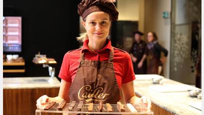 Bild: Evelyn Steinbach/dpa
Cailler ist die älteste noch existierende Schokoladenmarke der Schweiz - in Broc im Kanton Freiburg betreibt sie auch ein Schoko-Museum.