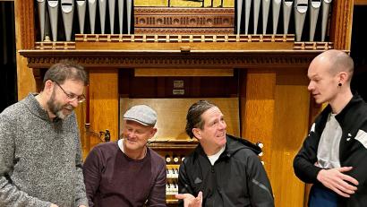 Bild: Gerd Hennecke/exb
Das musikalische Feuerwerk an Silvester brennen (von links) Gerd Hennecke, Stefan Frank, Martin Flierl und Philipp Senft in der Christuskirche ab.
