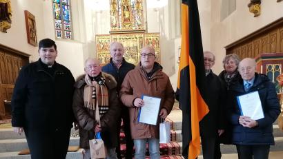Bild: kod
Die Kolpingsfamilie ehrte langjährige Mitglieder. Im Bild: (von links) Kaplan und Präses Ramon Rodriguez, Klaus Döbereiner, Herbert Konrad, Josef Weigl, Werner Berr und Karl Scheidler.