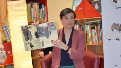 Bild: rgr
Die österreichische Autorin Lena Raubaum liest in der Stadtbücherei "St. Michael".