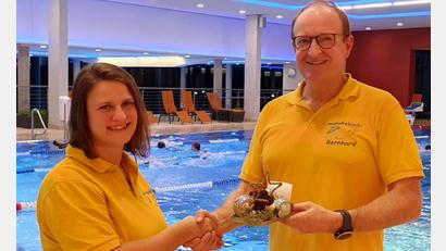 Bild: Bernhard Fleischmann
Neue Ausbilderin für Schwimmen lernen.