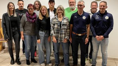 Bild: stn
Der wiedergewählte Vorstand des Teams Bananenfalnke mit Vorsitzender Carina Völkl (vorne, Dritte von links).