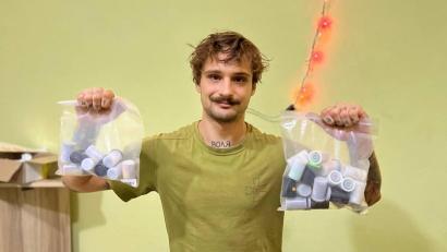 Bild: Roman Pyatkovka/exb
Die Aktion Frontfotografen wird jetzt auch durch eine Spende aus dem Kunstkasten unterstützt.