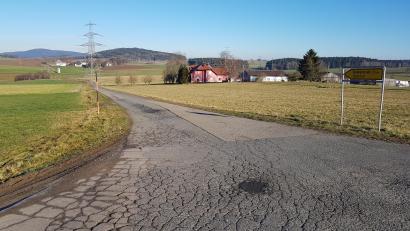 Bild: gi
Auch gute Nachrichten gab es in der Sitzung: Die Gemeindestraße von Heumaden nach Rohrhof ist in einem schlechten Zustand und soll im Frühjahr saniert werden. Dafür sind nun Fördermittel durch die Regierung der Oberpfalz zugesagt.
