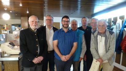 Bild: Daniel Laurer/éxb
Ehrungen bei den Briefmarkenfreunden: (von links) Regionalbeirat Hans Dietmayr, Bürgermeister Michael Göth, Vorsitzender Daniel Laurer, Werner Lorenz, Björn Reitzenstein, Heinz Seidenbusch und Wolfgang Kuske.