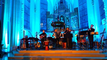 Bild: gac
Die sechs Musiker von "Luz Amoi" begeisterten mit der Klangvielfalt, die sie ihren vielen verschiedenen Instrumenten entlockten.