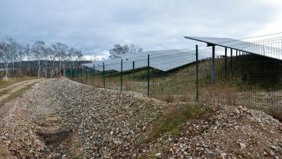 Bild: Stephan Huber
Die Photovoltaikanlage am Schlackenberg in Amberg. Sie leistet einen enorm wichtigen Beitrag für die Förderung der Erneuerbaren Energien im Amberger Stadtgebiet.