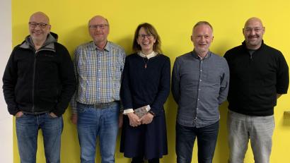 Bild: Christine Wocheslander /exb
Das Vorstandsteam des Montessori-Fördervereins (von links): Hans Lauterbach (Beisitzer), Klaus König (Kassenwart), Margareta Lankes (Vorsitzende), Markus Allstadt (2. Vorsitzender) und Alexander Nusser (Beisitzer).