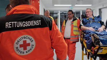 Bild: tr
Rettungsdienst und Krankenhauspersonal übten Ernstfall vor Inbetriebnahme der neuen Zentralen Notaufnahme.