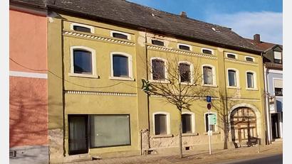 Bild: pi
In diesem Gebäude in Waidhaus soll die Tagespflege für Senioren untergebracht werden.