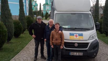 Bild: Segerer Logistic/exb
Stefan Segerer und Gerhard Thanner machen auch im Waisenhaus Kramatorsk Station und übergeben Hilfsgüter.