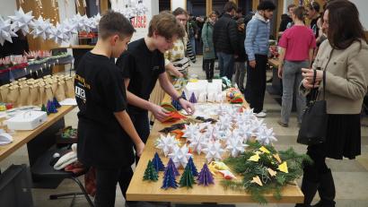 Bild: krb
Der Weihnachtsbasar am Gymnasium Neustadt/WN.