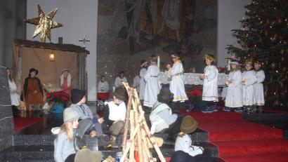 Bild: fz
Engeltanz beim Krippenspiel in der Pfarrkirche an Heiligabend.