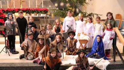 Bild: cog
Die Mitwirkenden des Krippenspiels in der Christuskirche.