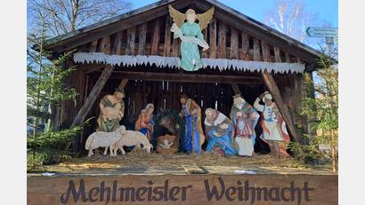 Bild: gis
Die Mehlmeiseler Krippe mit lebensgroßen Figuren ist ein echter Blickfang.