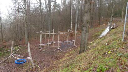 Bild: rn
Wegen fehlender Einzäunung kann der Kinderspielplatz an der Kulm-Terrasse nicht freigegeben werden. Ein großes Thema auch in der letzten Sitzung des Stadtrats 2023.