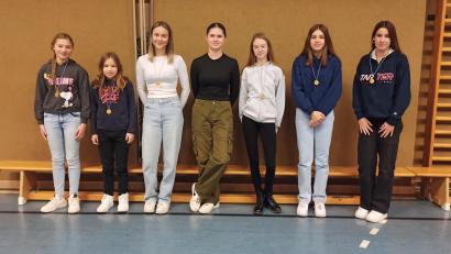 Bild: Peter Kraus/exb
Die Mädchenmannschaft der Realschule am Tor zur Oberpfalz mit (von links) Lilly Busch, Kathrin Lorenz, Selina Dötterl, Ida Stiewing, Lena Knott und Paula Morgado.