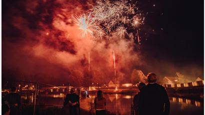 Archivbild: Susanne Forster
Einige Tirschenreuther haben es beim vergangenen Jahreswechsel mit dem Böllern übertrieben. Insbesondere im Fischhofpark gab es an Silvester schlimme Szenen. Die Stadt überlegt deshalb, ein Feuerwerksverbot zu erlassen.