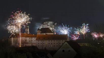 Bild: Irene Maas
Feuerwerk zum Jahreswechsel 2023/24 vor der Kulisse des Sulzbacher Schlosses.