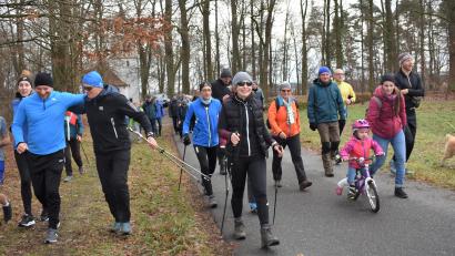 Bild: rgr
Bei optimalen Wetter wurde beim SPD-Silvesterlauf gerannt, gejoggt oder gemütlich gegangen. Erwachsene, Kinder und auch ein paar Hunde machten den Spaß mit.