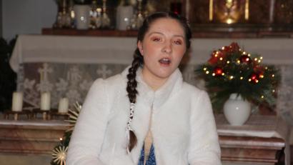Bild: kro
Die erst 18-jährige Opernsängerin Anna Galisova imponierte in Mähring mit ihrer glasklaren Stimme.
