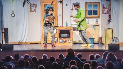 Bild: Michael Golinski, Stadt Amberg/exb
Freddy Fuchs bekommt tatkräftige Unterstützung!