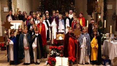Bild: Pfarrei Hl. Dreifaltigkeit/exb
Kinder und Jugendliche der KJG, der Ministranten und der Firmlinge beteiligen sich in der Amberger Pfarrei Hl. Dreifaltigkeit an der Sternsingeraktion.