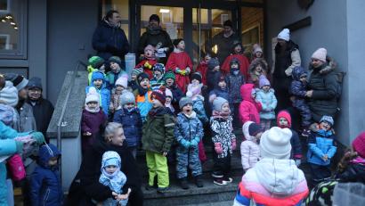 Bild: wrm
Eine Muh, eine Mäh, eine Täterätätä singen die Kinder am Standl in Windischeschenbach.