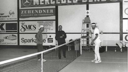 Bild: TC Tirschenreuth/exb
Das Dreikönigsturnier des TC Tirschenreuth gehört der Vergangenheit an. Neuer Ausrichter ist der TC Rot-Grün Weiden. Im Bild: Das Finalspiel 1996 mit Michael Geserer (rechts in weißem Trikot).