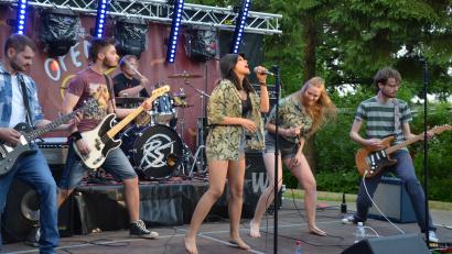 Archivbild: ens
Beim "Open Sound Festival" 2019 flogen beim Auftritt von "Random System" die Haare. Inzwischen hat die Band ein eigenes Album veröffentlicht.
