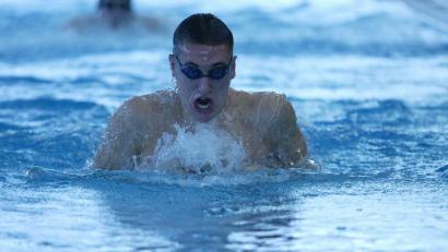 Bild: A. Schwarzmeier
Maximilian Schenke beim Training vor knapp 20 Jahren im Weidener Realschulbad. Der 38-Jährige wohnt wieder in Schwarzenfeld und ist auch Teamarzt beim Deutschen Basketball-Bund.