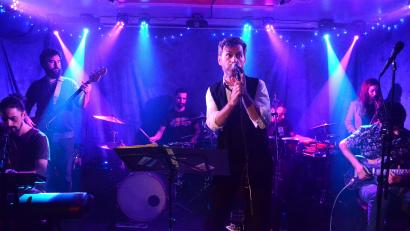 Bild: Kunz
Die "Bourbon Blues Band" hatte bei ihrem Auftritt im Parapluie in Weiden ein "Eric Clapton"-Special im Gepäck.