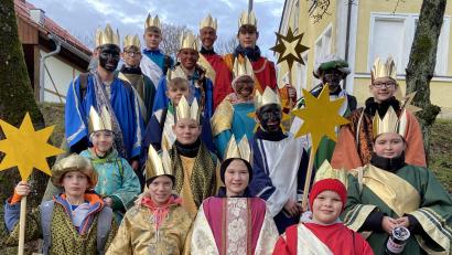 Bild: gut
Die Kinder stellten sich in Königstein in den Dienst der Sternsinger-Aktion.
