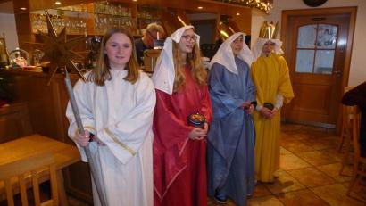 Bild: bk
Sternsinger treten auch bei der Feuerwehr-Hauptversammlung auf, eine lohnende Sache.