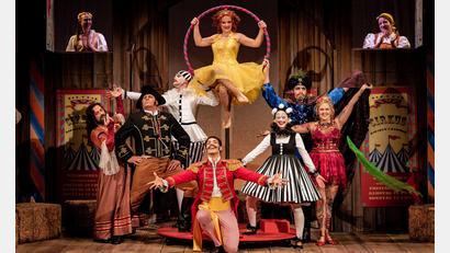 Bild: Freies Landestheater Bayern/exb
Das Stück "Die verkaufte Braut" wird am 13. Januar im Amberger Stadttheater gezeigt.