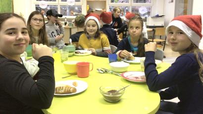 Bild: no
Für die Mädchen und Buben der Grundschule Illschwang hat der Elternbeirat ein gesundes Frühstück serviert.
