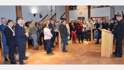 Bild: bö
Die Marktgemeinde Hohenburg lädt traditionell ihre Bürger zum Neujahrsempfang in den Musikstadl der Trachtenkapelle ein.